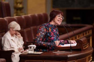 Archivo - La portavoz de Compromis en el Congreso, Águeda Micó, interviene durante una sesión de control al Gobierno, en el Congreso de los Diputados, a 14 de mayo de 2025, en Madrid (España).