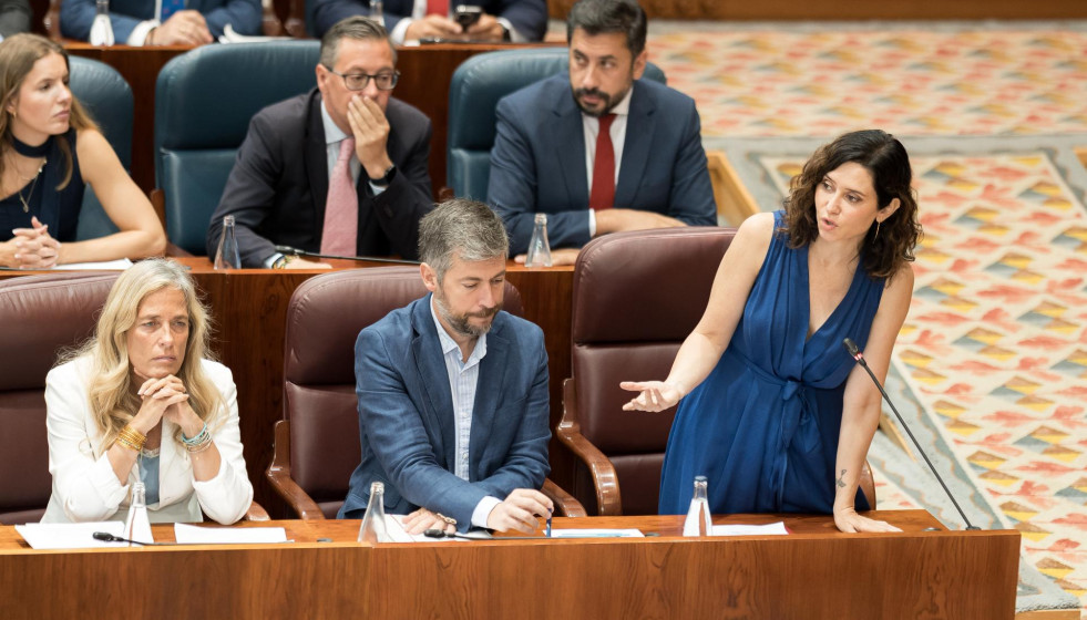 La presidenta de la Comunidad de Madrid, Isabel Díaz Ayuso, en el Pleno de la Asamblea