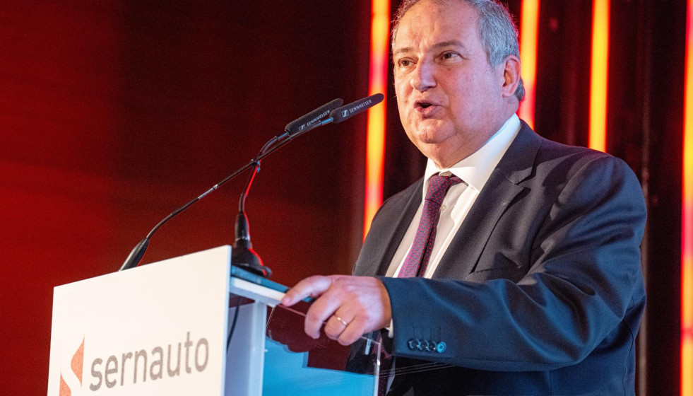El ministro de Industria, Jordi Hereu, interviene durante la inauguración del XII encuentro de Sernauto