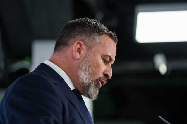 El presidente de Vox, Santiago Abascal, durante una rueda de prensa, en la sede del partido, a 16 de junio de 2025, en Madrid (España).