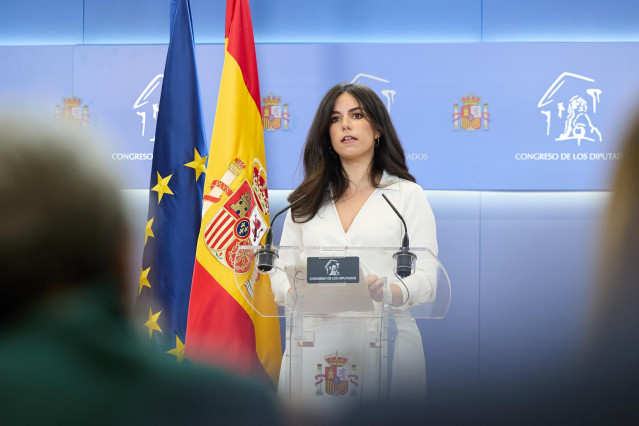 La portavoz de VOX en el Congreso, Pepa Millán, durante una rueda de prensa anterior a la reunión de la Junta de Portavoces, en el Congreso de los Diputados, a 17 de junio de 2025, en Madrid (España).