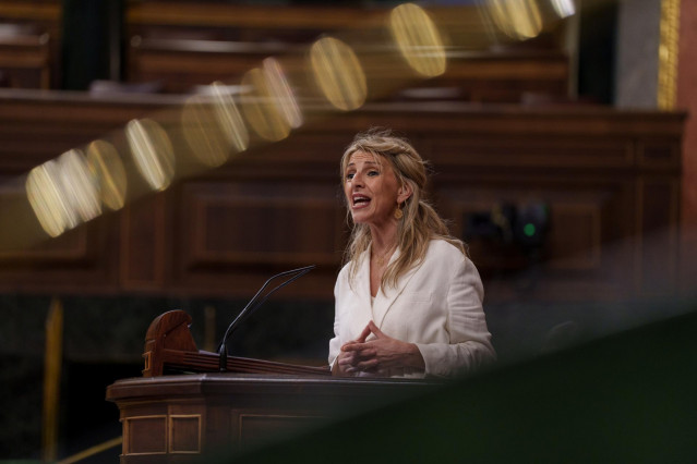 Archivo - La vicepresidenta segunda y ministra de Trabajo y Economía Social, Yolanda Díaz, interviene durante una sesión de control al Gobierno, a 26 de marzo de 2025, en Madrid (España).