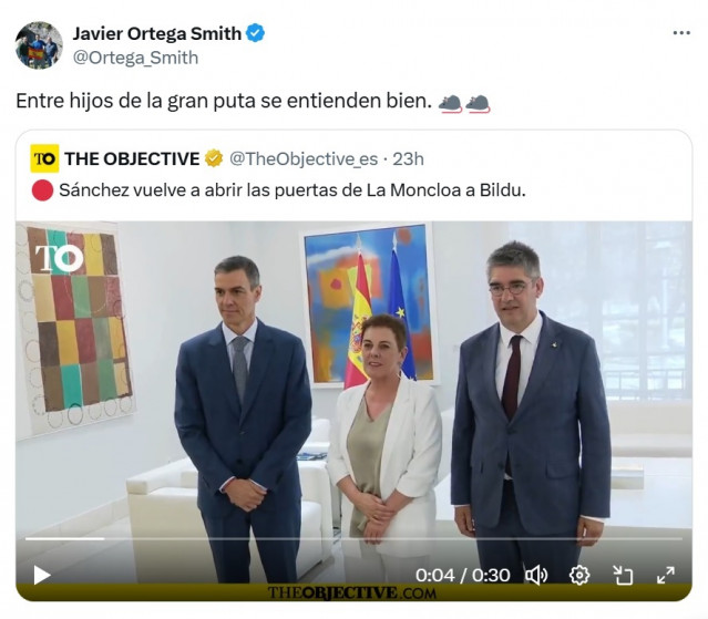 Mensaje de Ortega-Smith en la red social X insuktabndo al presidente del Gobierno