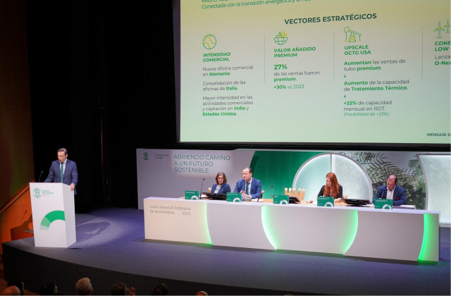 De izquierda a derecha, Josu Calvo, presidente no ejecutivo; Teresa Quirós, consejera y presidenta de la comisión de auditoría; Carlos López de las Heras, CEO; Ines Núñez, secretaria del consejo de administración; y Juan Ignacio Bustamante, notario