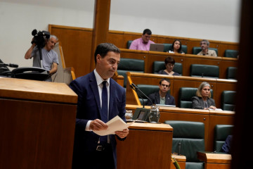 El lehendakari, Imanol Pradales, en el Parlamento Vasco