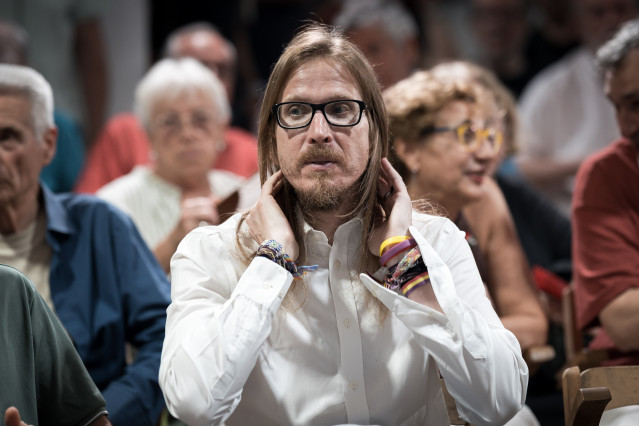 El secretario de Organización y coportavoz de Podemos, Pablo Fernández, durante un acto organizado por Podemos y el grupo The Left en el Parlamento Europeo, en el Espacio Próxima Estación, a 19 de junio de 2025, en Madrid (España).