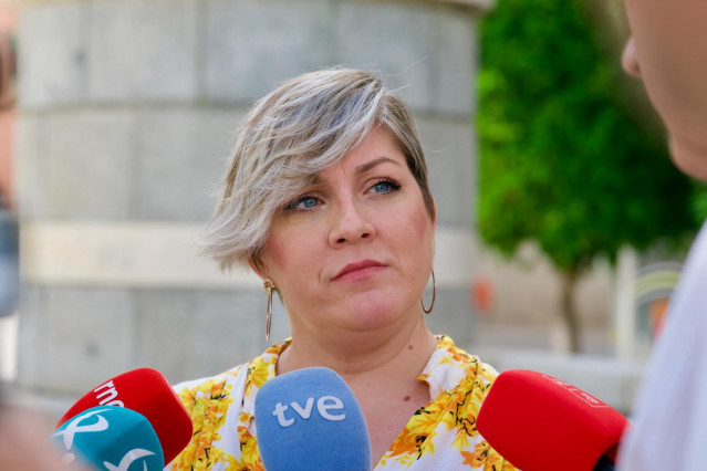 La portavoz de Igualdad del Grupo Socialista en la Asamblea, Soraya Vega, en declaraciones a los medios de comunicación.