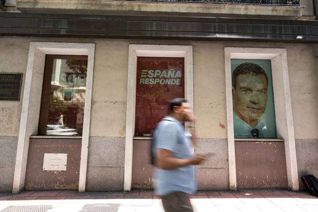Sede del PSOE de la calle Ferraz, a 20 de junio de 2025, en Madrid (España). Agentes de la Unidad Central Operativa (UCO) de la Guardia Civil se han personado en la sede nacional del PSOE, en la calle Ferraz de Madrid, para realizar un clonado del correo
