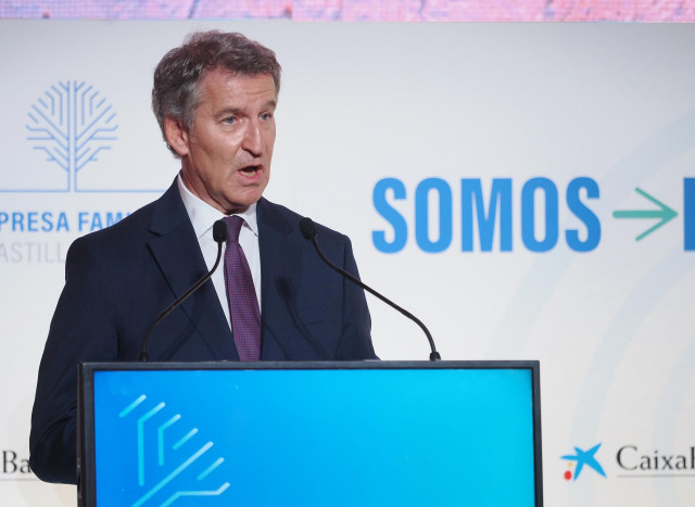 El presidente nacional del PP, Alberto Núñez Feijóo, interviene  durante el 11º Congreso Regional Empresa Familiar Castilla y León (EFCL),