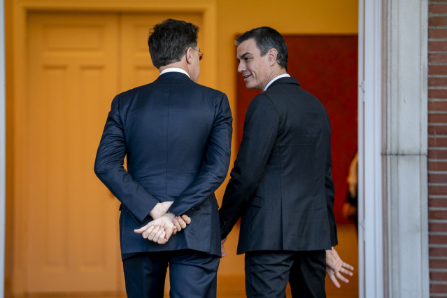 Archivo - El presidente del Gobierno, Pedro Sánchez, recibe al secretario general de la OTAN, Mark Rutte, en el Complejo de la Moncloa, a 27 de enero de 2025, en Madrid.