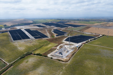 Archivo - Vista aérea de la planta solar fotovoltaica de El Rancho en el término municipal de Jerez de la Frontera (Cádiz).