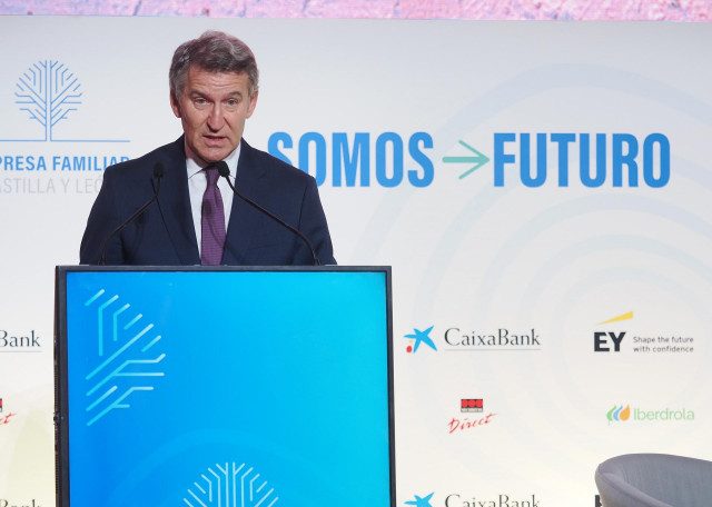El presidente nacional del PP, Alberto Núñez Feijóo, interviene  durante el 11º Congreso Regional Empresa Familiar Castilla y León (EFCL), en Castilla Termal Monasterio de Valbuena, a 20 de junio de 2025, en Valbuena, Valladolid, Castilla y León (España).