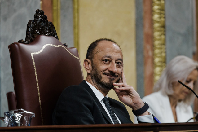 El vicepresidente del Congreso de los Diputados, Alfonso Rodríguez Celis, durante la celebración en el Congreso de los Diputados de una sesión plenaria, a 19 de junio de 2025, en Madrid (España).