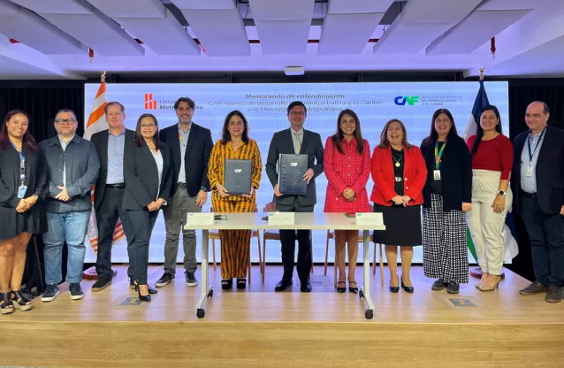 El Banco de Desarrollo de América Latina (CAF) firma una alianza con UNIMET para fomentar la sostenibilidad.