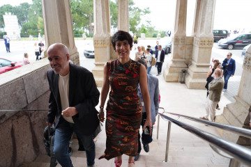 El secretario general de CCOO, Unai Sordo, con la ministra Elma Saiz en la Universidad Internacional Menéndez Pelayo (UIMP)