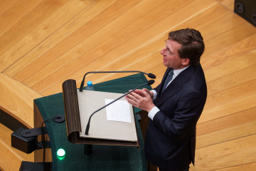 El alcalde de Madrid, José Luis Martínez-Almeida, interviene durante un pleno en el Ayuntamiento de Madrid