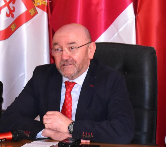 El director general de Protección Ciudadana, Emilio Puig, será reconocido por el Ministerio de Defensa con la Cruz al Mérito Militar.