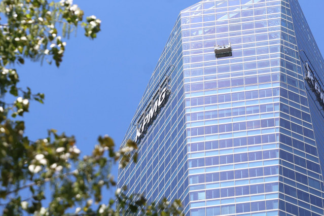 Archivo - Fachada de la sede de KPMG, en Madrid (España)