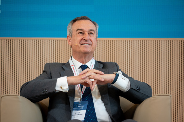 El CEO de Banco Sabadell, César González-Bueno, durante la segunda jornada del Encuentro del Sector Bancario, organizado por IESE, en el Edificio Executive del IESE Madrid, a 4 de junio de 2025, en Madrid (España). El encuentro trata sobre la banca y su p