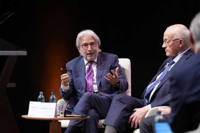 Josep Sánchez Llibre y el presidente de Banco Sabadell, Josep Oliu