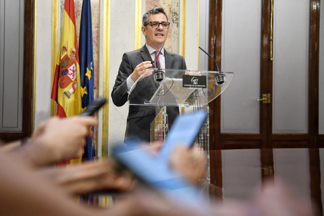 El ministro de Presidencia, Justicia y Relaciones con las Cortes, Félix Bolaños, durante su comparecencia ante los medios, en el Congreso de los Diputados, a 24 de junio de 2025, en Madrid (España).