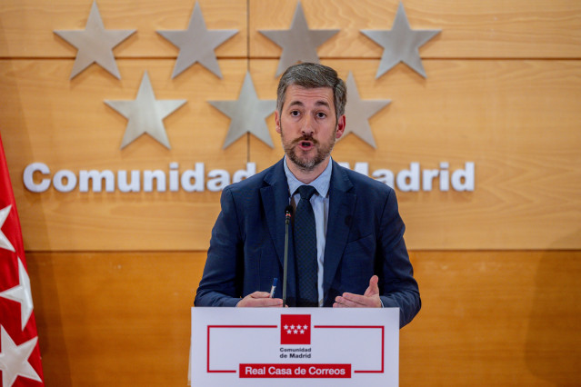 Archivo - El consejero de Presidencia de la Comunidad de Madrid, Miguel Ángel García Martín, ofrece una rueda de prensa