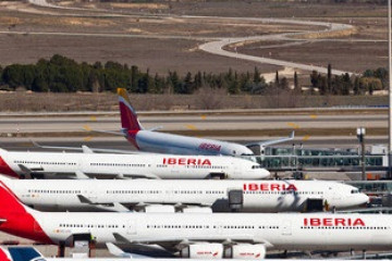 El Grupo Iberia operará 1.921 vuelos entre el 27 y el 29 de junio, el primer fin de semana del verano.