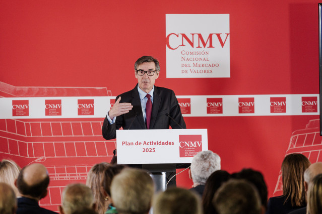 Archivo - El presidente de la CNMV, Carlos San Basilio, interviene durante la presentación del plan de actividades para 2025, en la sede de la Comisión Nacional del Mercado de Valores (CNMV), a 26 de febrero de 2025, en Madrid (España).