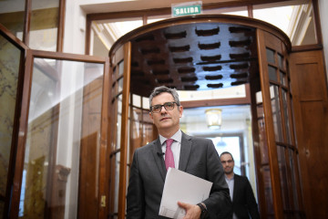 El ministro de Presidencia, Justicia y Relaciones con las Cortes, Félix Bolaños, a su llegada a la comparecencia ante los medios, en el Congreso de los Diputados, a 24 de junio de 2025, en Madrid (E