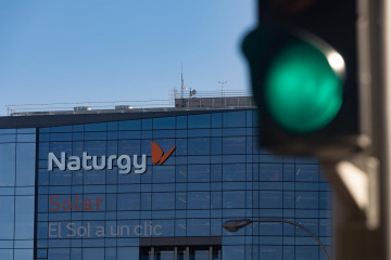 Archivo - Fachada de la sede de Naturgy, empresa española que opera en los sectores eléctrico y gasístico, a 10 de noviembre de 2022, en Madrid (España). Los cuatro principales accionistas de Natu
