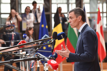 El presidente del Gobierno, Pedro Sánchez, ofrece declaraciones a los medios tras participar en una reunión del Consejo Europeo, a 26 de junio de 2025, en Bruselas (Bélgica).