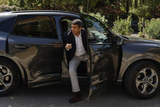 El president de la Generalitat, Carlos Mazón, visita las obras del complejo sanitario Campanar, a 27 de junio de 2025, en Valencia, Comunidad Valenciana (España).