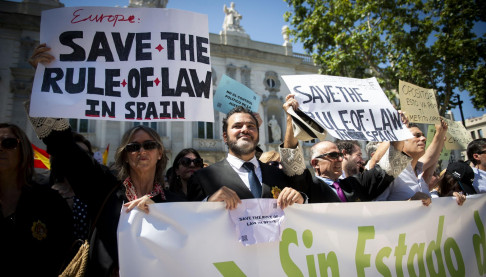 EuropaPress 6827564 varias personas concentracion jueces fiscales frente tribunal supremo 28