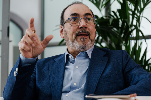 El presidente ejecutivo de CAF, Sergio Díaz-Granados, durante la sesión inaugural de los 'Diálogos Mutis de Biodiversidad América Latina & el Caribe - España', en el Real Jardín Botánico de Madrid, a 2 de junio de 2025, en Madrid (España)