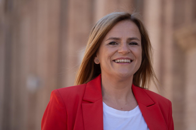 Archivo - La secretaria general del PSOE de Valencia, Pilar Bernabé, llega a la inauguración del Congreso del PSPV-PSOE de València,