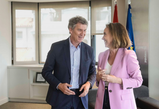 El presidente del PP, Alberto Núñez Feijóo, con la secretaria general del PP, Cuca Gamarra, que ha confirmado poco después que dejará de ser la número dos del partido en el próximo congreso de PP.