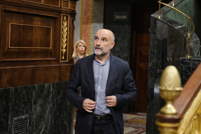 El diputado de BNG Néstor Rego durante una sesión plenaria en el Congreso de los Diputados, a 24 de junio de 2025, en Madrid (España).