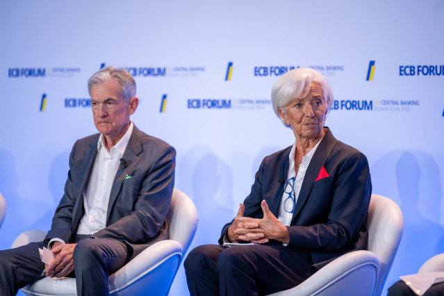 Archivo - Policy panel at the ECB Forum on Central Banking in Sintra, Portugal, 1 July 2025.