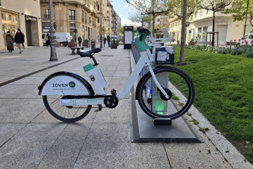 Archivo - Servicio de alquiler de bicicletas eléctricas del Ayuntamiento de Pamplona