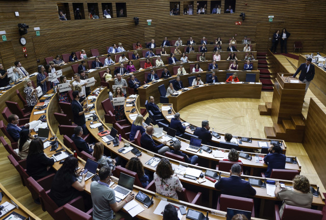 Vista general de una sesión de control de Les Corts