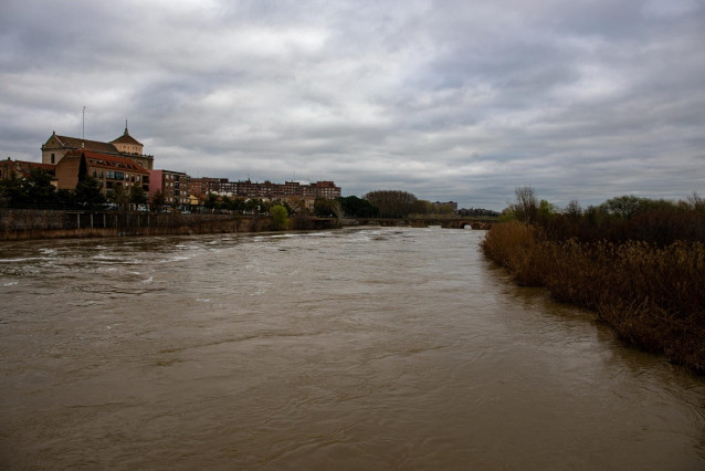 Archivo - Río Tajo a su paso por Talavera de la Reina