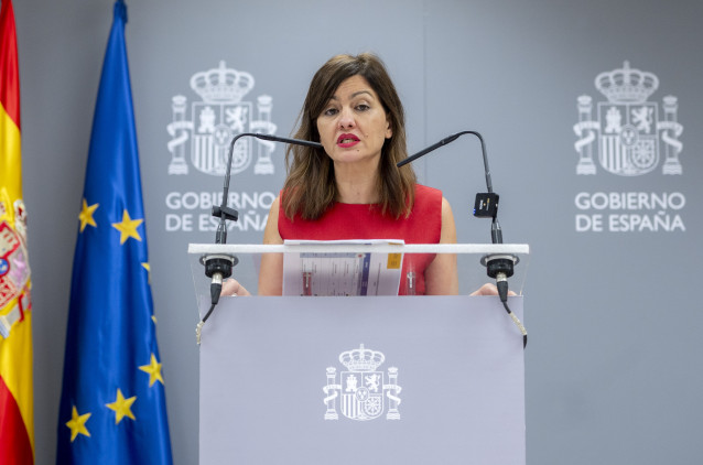 La ministra de Juventud e Infancia, Sira Rego, ofrece declaraciones a los medios tras la Conferencia Sectorial de Infancia y Adolescencia, en la sede del Ministerio, a 27 de junio de 2025, en Madrid (España). La Conferencia Sectorial de Infancia y Adolesc