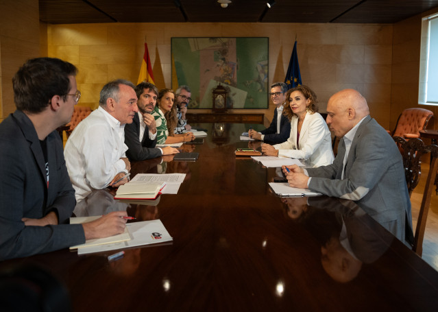 Comisión de seguimiento del pacto del Gobierno de coalición entre PSOE y Sumar, cumbre que solicitó el socio minoritario de la coalición ante la crisis generada por el caso de presunta corrupción del 'exnúmero' tres de los socialistas Santos Cerdán.