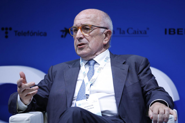 Archivo - El exvicepresidente de la Comisión Europea, Joaquín Almunia.