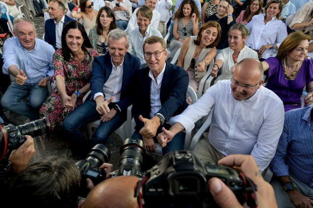 Archivo - (2I-D) La secretaria general del PPdeG, Paula Prado, el presidente de la Xunta de Galicia, Alfonso Rueda, el líder del Partido Popular y candidato a la Presidencia del Gobierno, Alberto Núñez Feijoo.