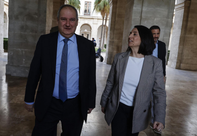Archivo - El ministro de Industria y Turismo, Jordi Hereu, y la secretaria de Estado de Industria, Rebeca Torró,  a 29 de noviembre de 2024, en Valencia, Comunidad Valenciana (España)