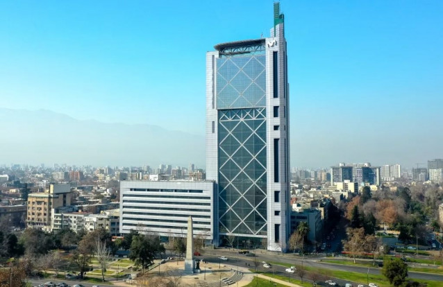 Archivo - Edificio corporativo de Telefónica Chile