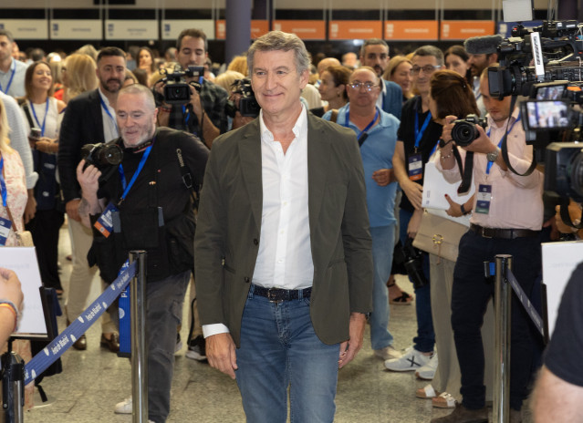 El presidente del PP, Alberto Núñez Feijóo, a su llegada al XXI Congreso Nacional del Partido Popular, a 4 de julio de 2025, en Madrid (España).