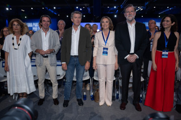 El presiente del PP, Alberto Núñez Feijóo y los expresidentes Mariano Rajoy y José María Aznar en el arranque del XXI Congreso Nacional del Partido Popular, a 4 de julio de 2025, en Madrid (Espa
