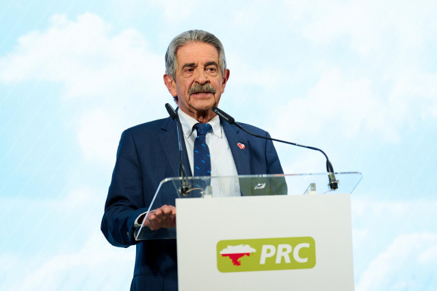 Archivo - El secretario general del PRC, Miguel Ángel Revilla